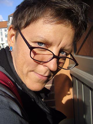 Eva J&ouml;nnson, Portr&auml;tt